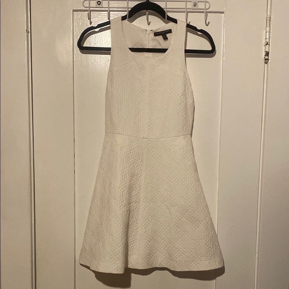 Elegant White Sleeveless Dress